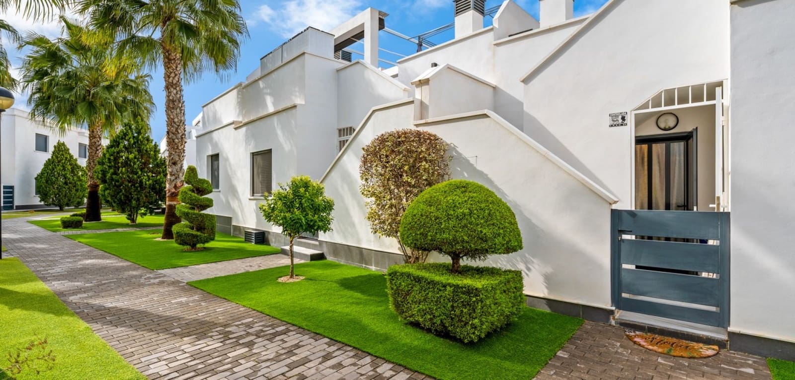 2 bedroom Apartment for sale in Villamartin with pool - € 234,900 (Ref: 9684048)