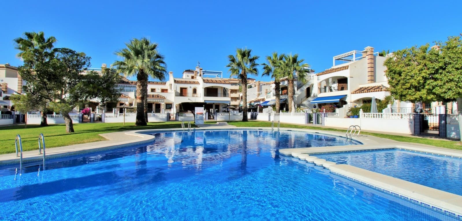 2 slaapkamer Appartement te koop in Playa Flamenca met zwembad - € 169.000 (Ref: 9684049)