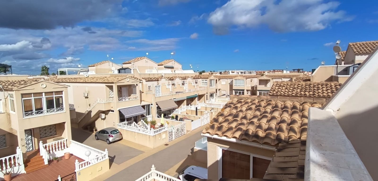2 quarto Casa em Banda para venda em Orihuela Costa com piscina - 185 000 € (Ref: 9684052)