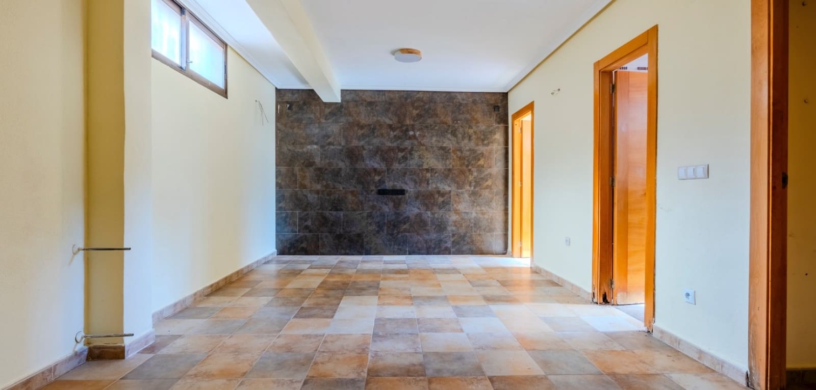 6 slaapkamer Villa te koop in Villamartin met zwembad - € 365.000 (Ref: 9687363)