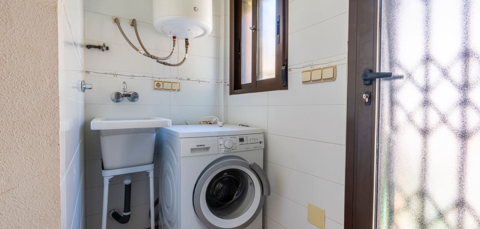 6 slaapkamer Villa te koop in Villamartin met zwembad - € 365.000 (Ref: 9687363)