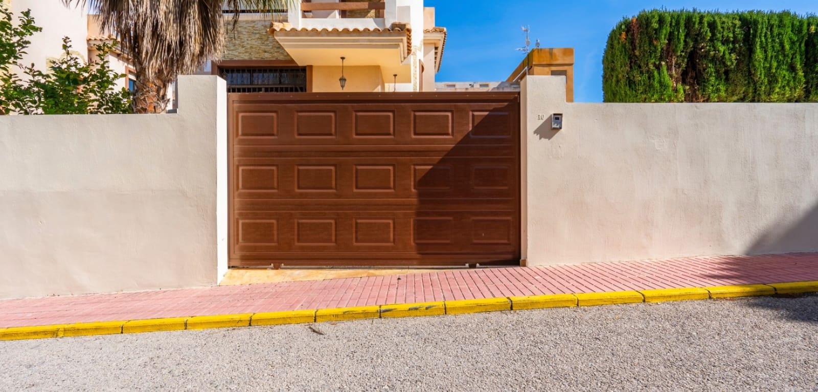 6 slaapkamer Villa te koop in Villamartin met zwembad - € 365.000 (Ref: 9687363)