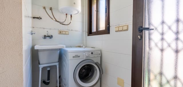 Chalet de 6 habitaciones en Villamartin, Orihuela en venta con piscina - 365.000 € (Ref: 9687363)