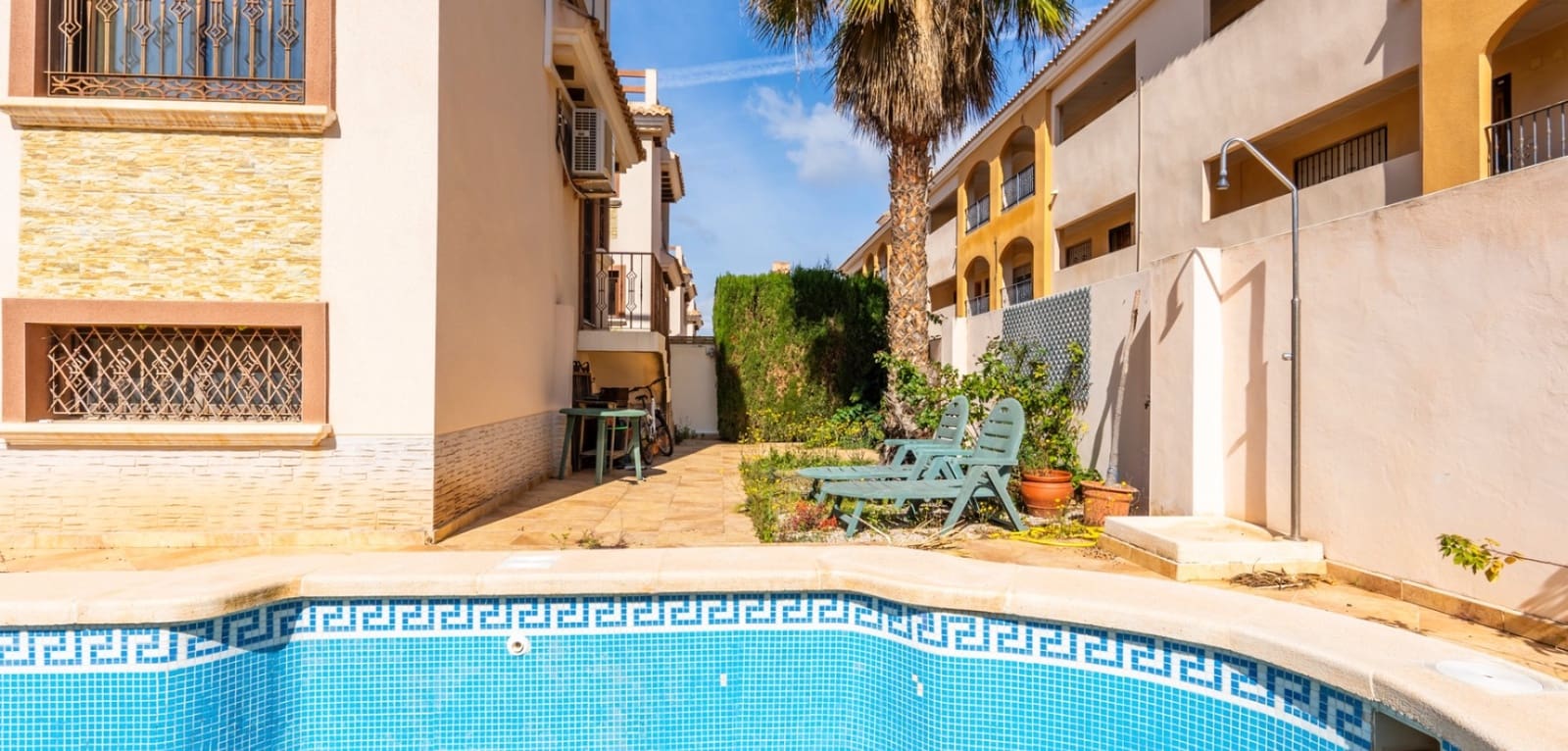 6 slaapkamer Villa te koop in Villamartin met zwembad - € 365.000 (Ref: 9687363)