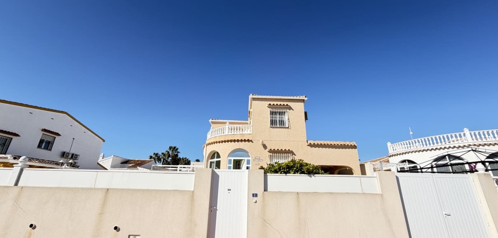 3 slaapkamer Villa te koop in Villamartin met zwembad - € 399.000 (Ref: 9691334)