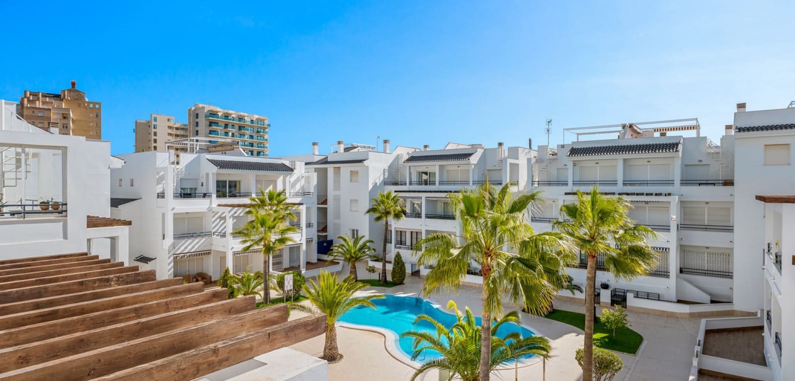 2 slaapkamer Appartement te koop in La Veleta met zwembad - € 249.000 (Ref: 9713264)