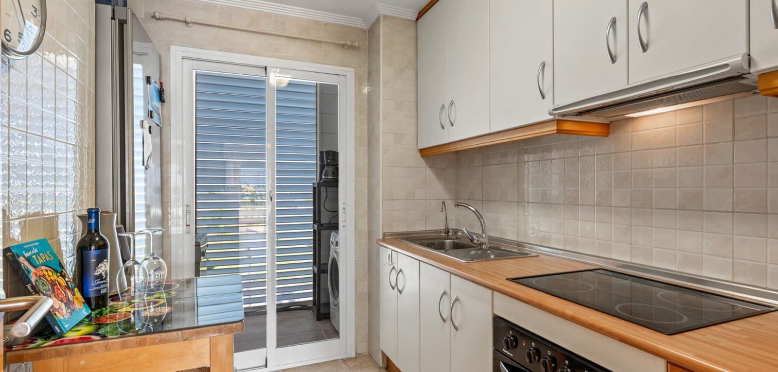 2 slaapkamer Appartement te koop in La Veleta met zwembad - € 249.000 (Ref: 9713264)