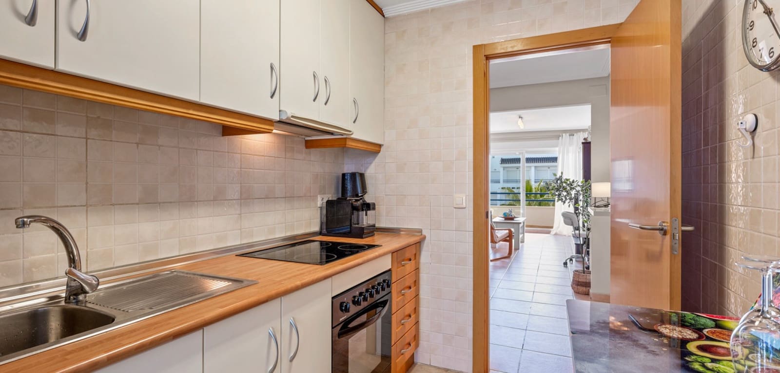 2 slaapkamer Appartement te koop in La Veleta met zwembad - € 249.000 (Ref: 9713264)