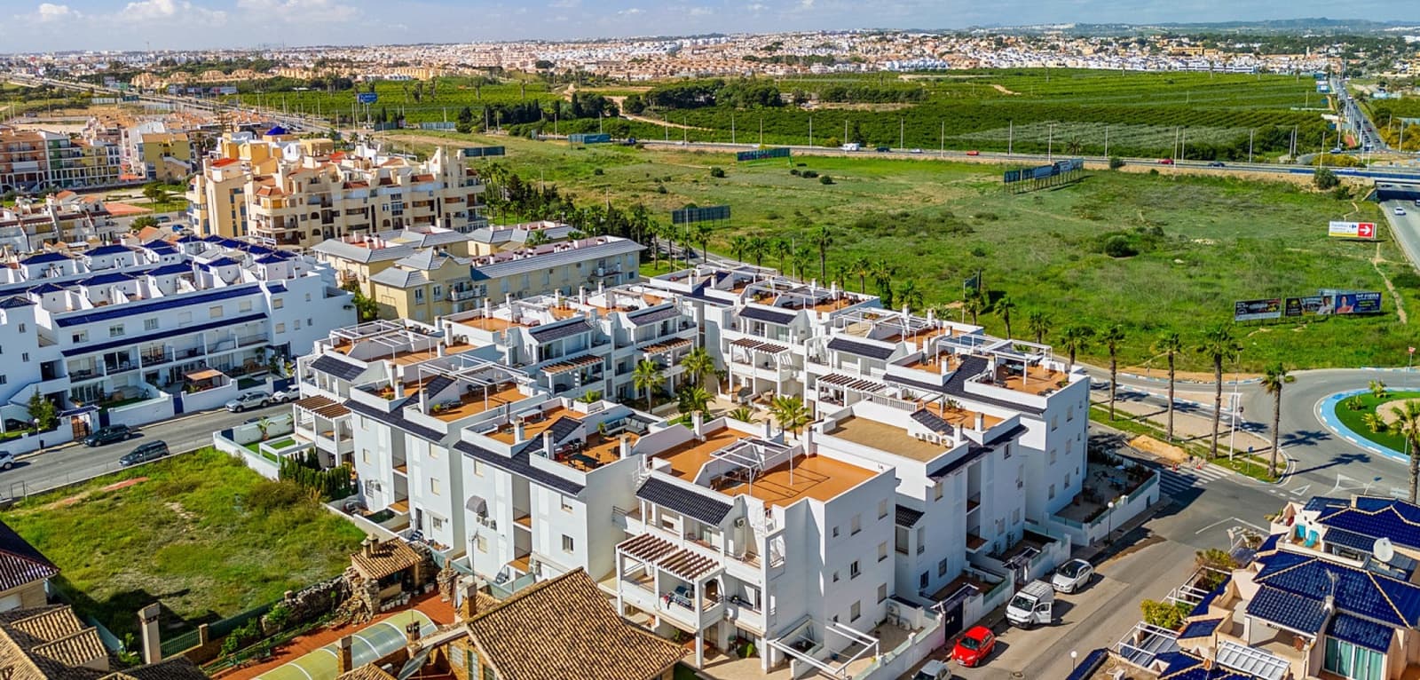 2 slaapkamer Appartement te koop in La Veleta met zwembad - € 249.000 (Ref: 9713264)