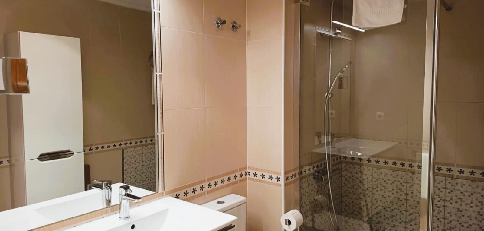 2 bedroom Apartment for sale in Cabo Roig with pool - € 219,000 (Ref: 9713265)