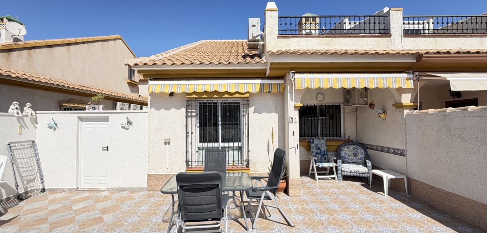 4 bedroom Bungalow for sale in La Zenia with pool - € 289,000 (Ref: 9715368)