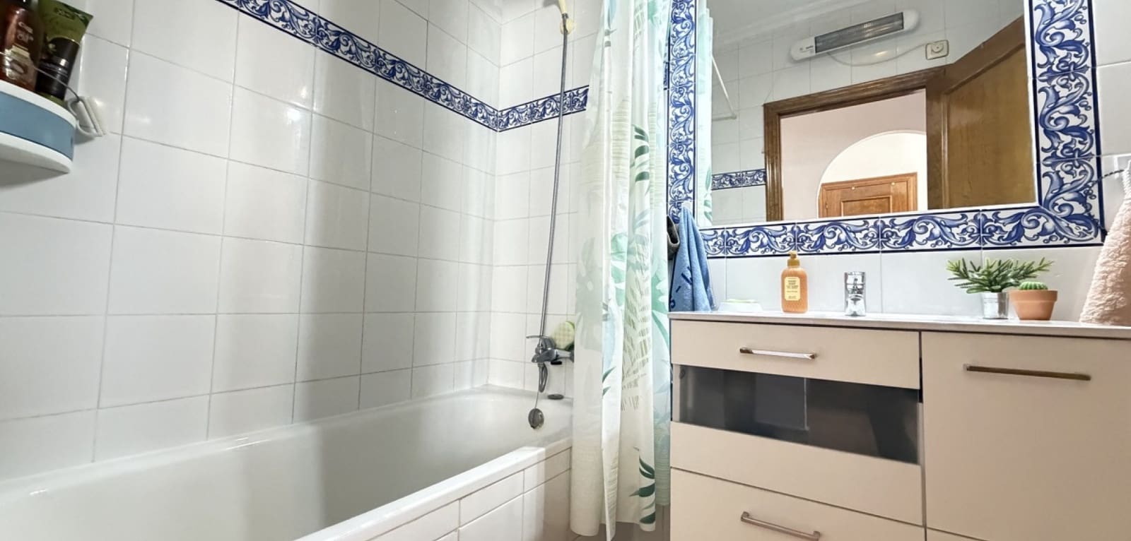 4 bedroom Bungalow for sale in La Zenia with pool - € 289,000 (Ref: 9715368)