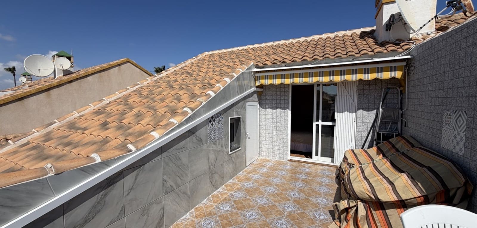 4 bedroom Bungalow for sale in La Zenia with pool - € 289,000 (Ref: 9715368)