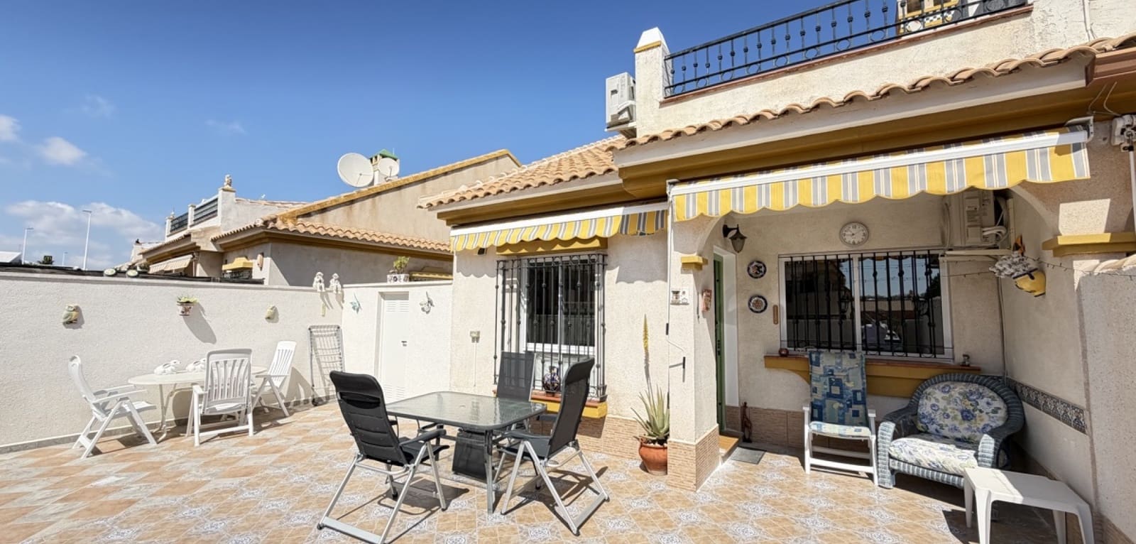 4 bedroom Bungalow for sale in La Zenia with pool - € 289,000 (Ref: 9715368)