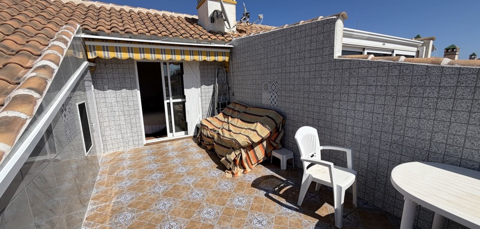 4 bedroom Bungalow for sale in La Zenia with pool - € 289,000 (Ref: 9715368)