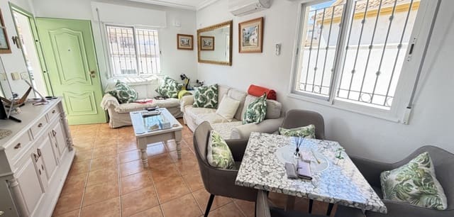 4 quarto Bungalow para venda em La Zenia, Orihuela com piscina - 289 000 € (Ref: 9715368)