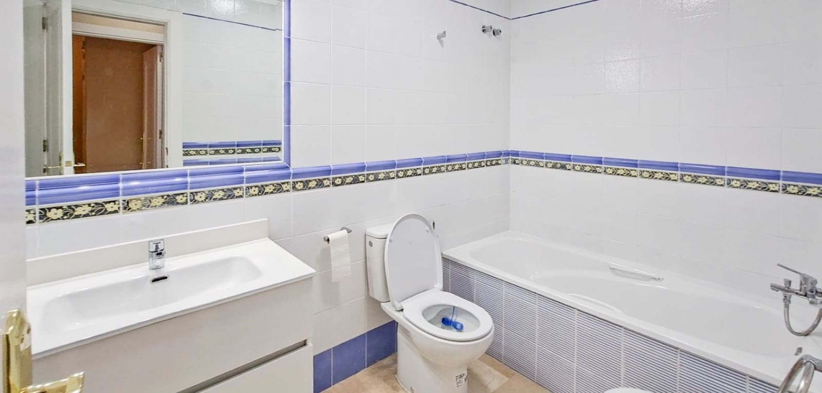 Casa de 2 habitaciones en Villamartin en venta con piscina - 229.000 € (Ref: 9730691)