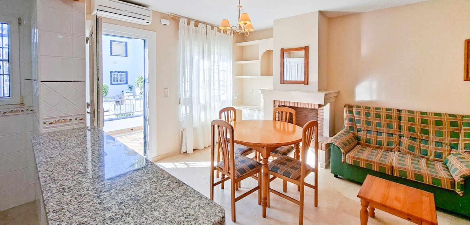 Casa de 2 habitaciones en Villamartin en venta con piscina - 229.000 € (Ref: 9730691)