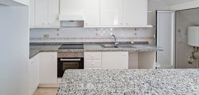 Casa de 2 habitaciones en Villamartin, Orihuela en venta con piscina - 229.000 € (Ref: 9730691)