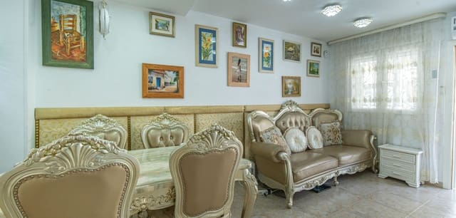 3 slaapkamer Huis te koop in Playa Flamenca, Orihuela met zwembad - € 215.000 (Ref: 9730692)