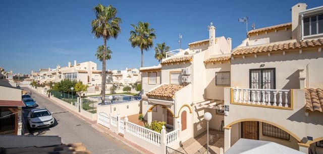 3 slaapkamer Huis te koop in Playa Flamenca, Orihuela met zwembad - € 215.000 (Ref: 9730692)