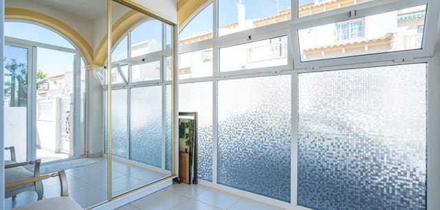 3 slaapkamer Huis te koop in Playa Flamenca, Orihuela met zwembad - € 215.000 (Ref: 9730692)