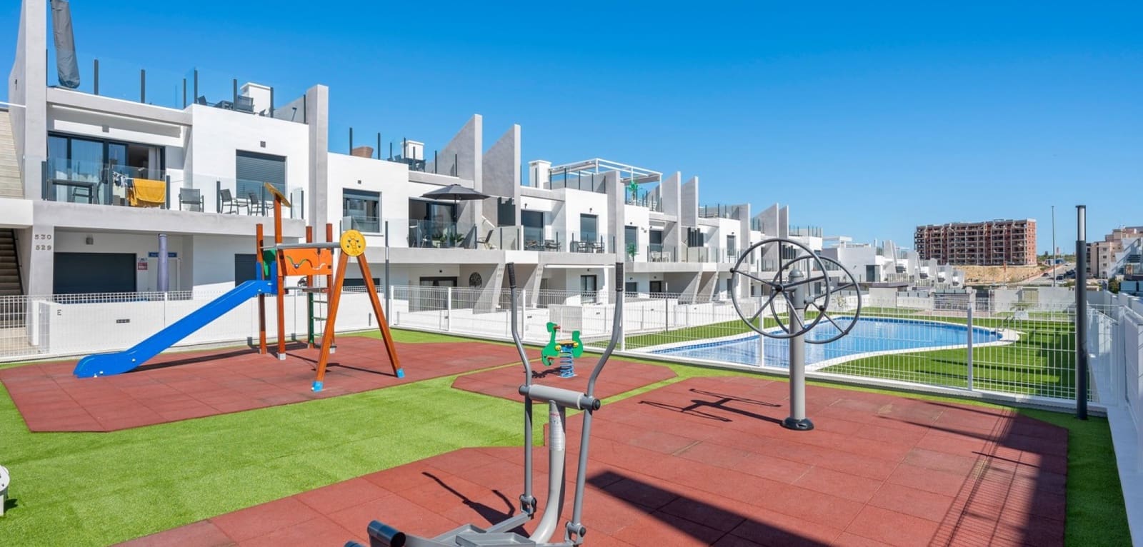 Apartamento de 2 habitaciones en San Miguel de Salinas en venta con piscina - 259.950 € (Ref: 9730695)