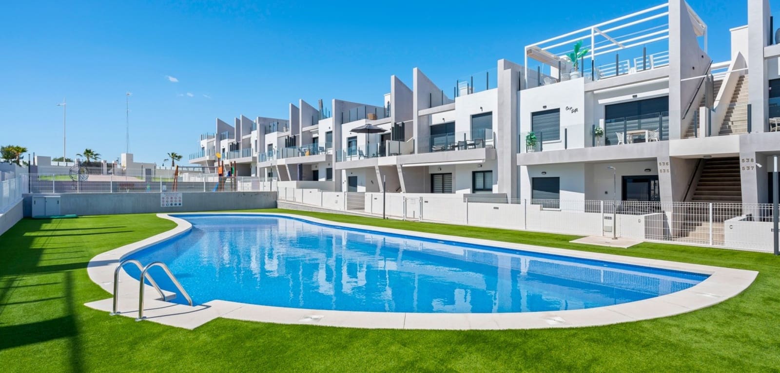 Apartamento de 2 habitaciones en San Miguel de Salinas en venta con piscina - 259.950 € (Ref: 9730695)