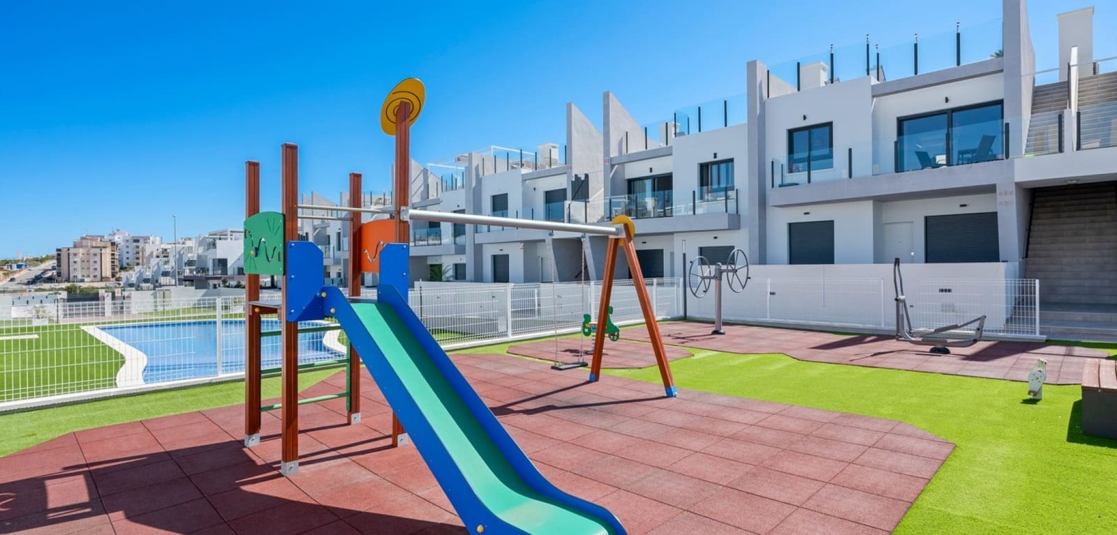 Apartamento de 2 habitaciones en San Miguel de Salinas en venta con piscina - 259.950 € (Ref: 9730695)