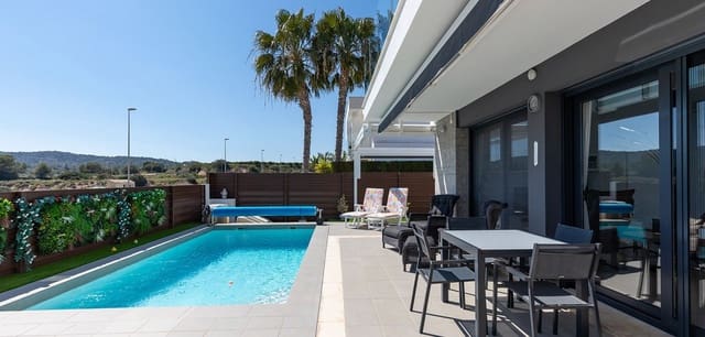 3 soveværelse Villa til salg i Vistabella, Orihuela med swimmingpool - € 419.500 (Ref: 9733408)