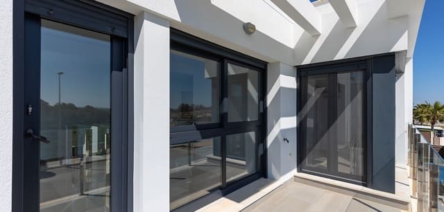 3 soveværelse Villa til salg i Vistabella, Orihuela med swimmingpool - € 419.500 (Ref: 9733408)