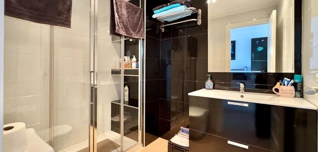 Apartamento de 2 habitaciones en Villamartin, Orihuela en venta con piscina - 195.000 € (Ref: 9740095)