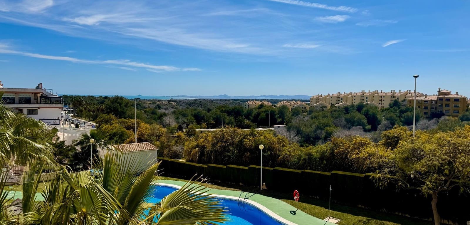 Apartamento de 2 habitaciones en Villamartin en venta con piscina - 195.000 € (Ref: 9740095)