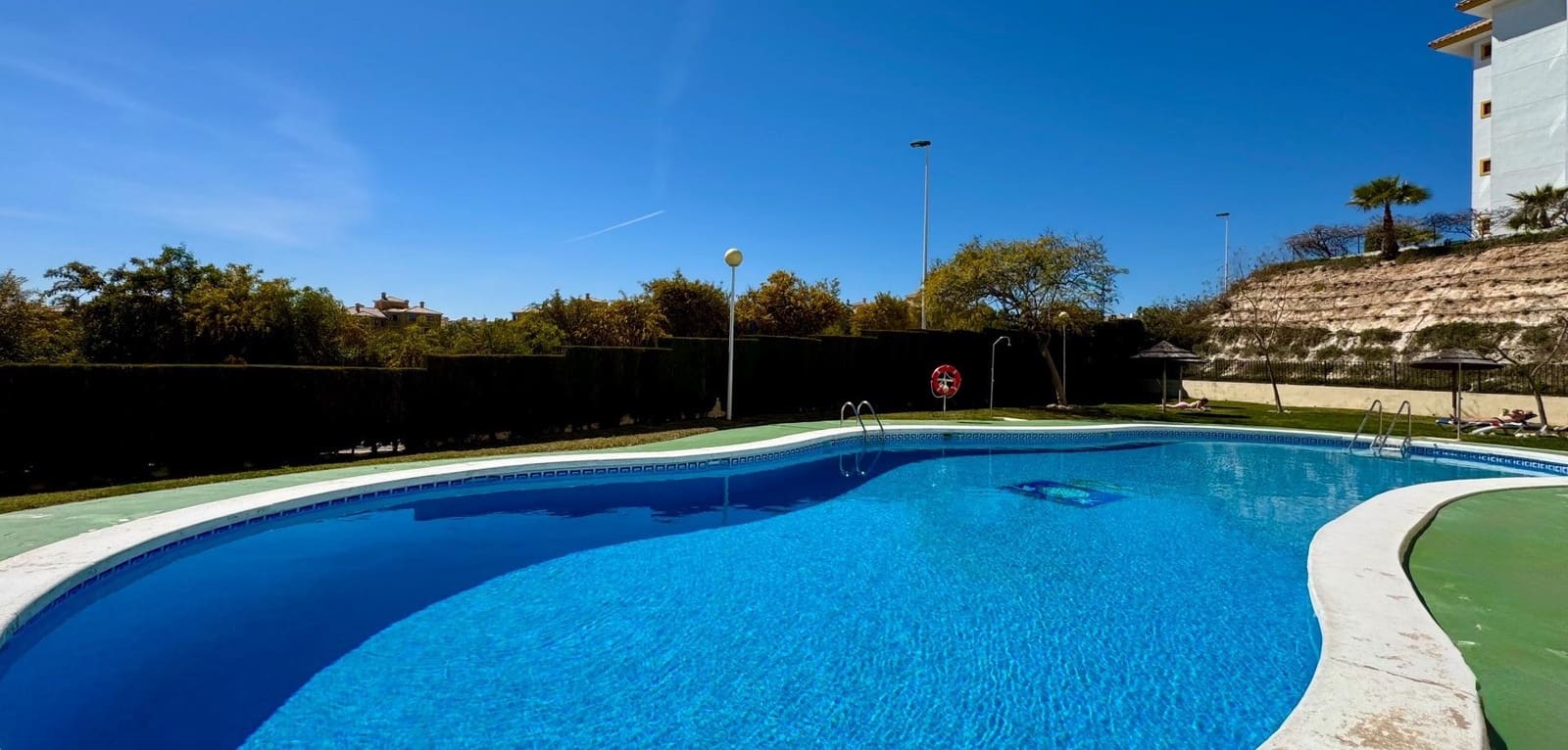 Apartamento de 2 habitaciones en Villamartin en venta con piscina - 195.000 € (Ref: 9740095)