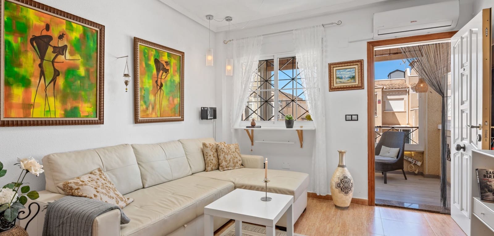 2 makuuhuone Bungalow myytävänä paikassa Playa Flamenca mukana uima-altaan - 169 000 € (Ref: 9748228)