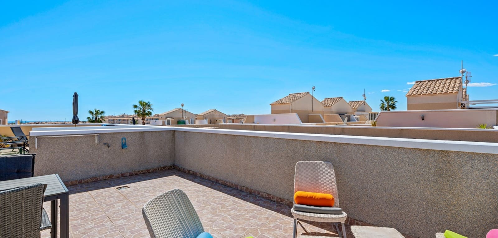 2 makuuhuone Bungalow myytävänä paikassa Playa Flamenca mukana uima-altaan - 169 000 € (Ref: 9748228)