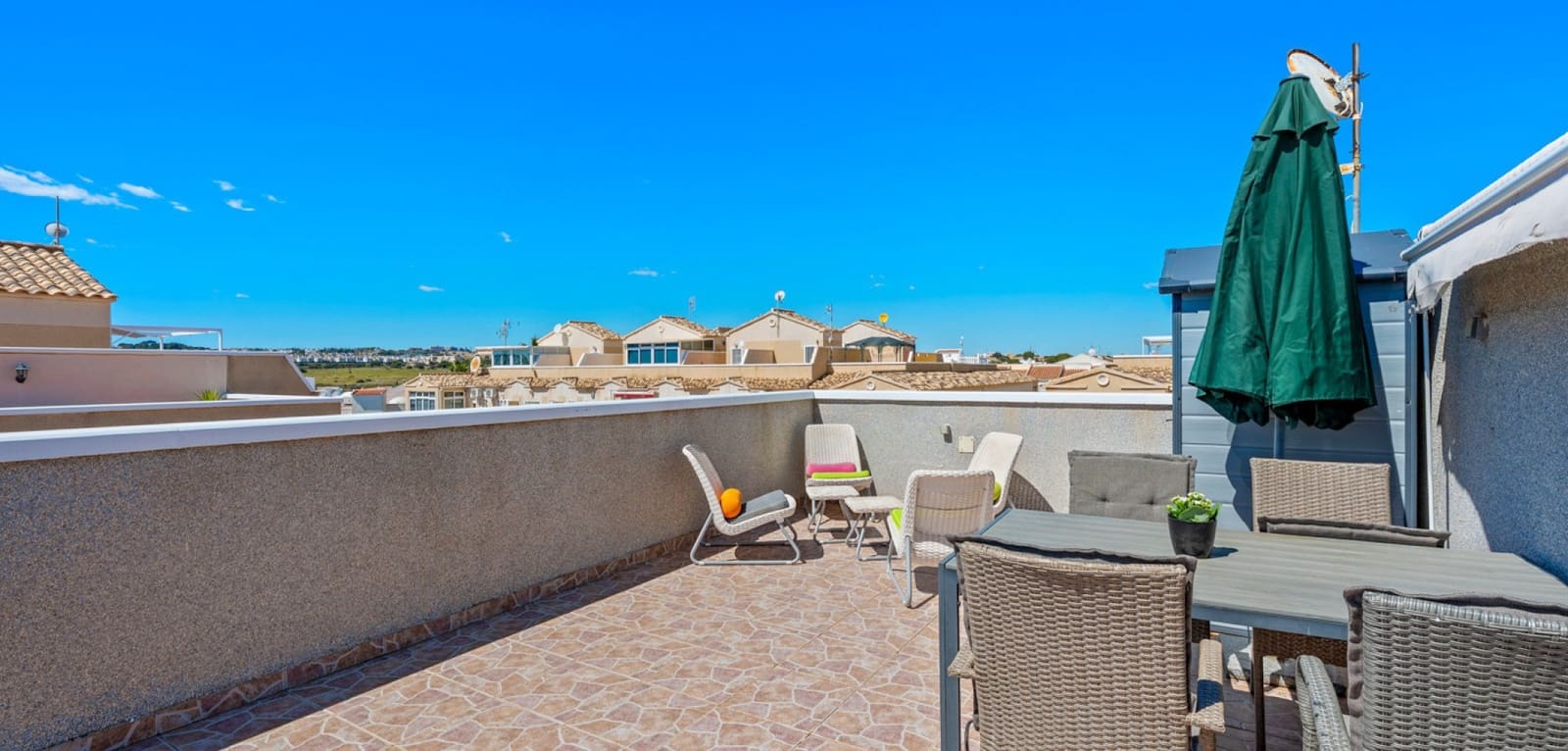 2 makuuhuone Bungalow myytävänä paikassa Playa Flamenca mukana uima-altaan - 169 000 € (Ref: 9748228)