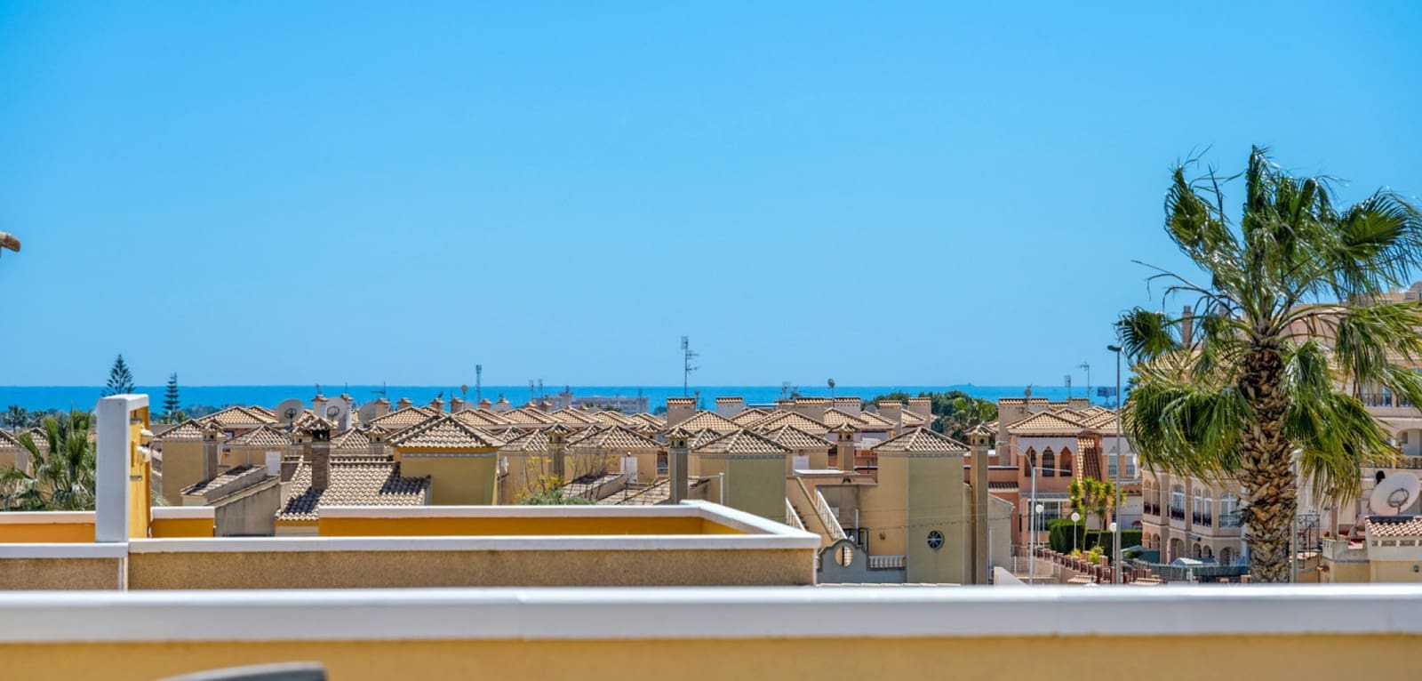 2 makuuhuone Bungalow myytävänä paikassa Playa Flamenca mukana uima-altaan - 169 000 € (Ref: 9748228)