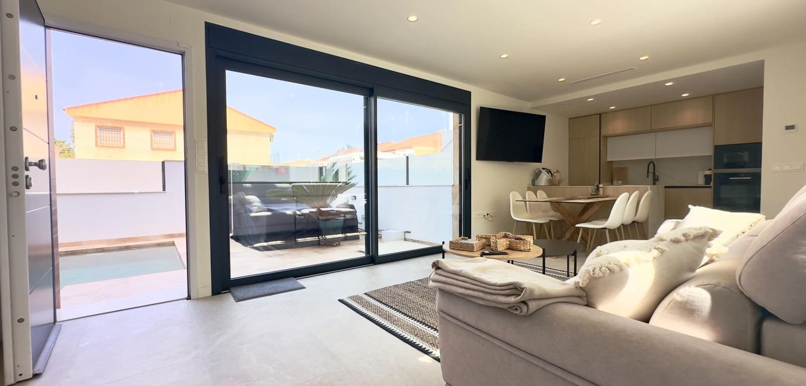 Bungalow de 2 habitaciones en San Pedro del Pinatar en venta con piscina - 279.900 € (Ref: 9748229)