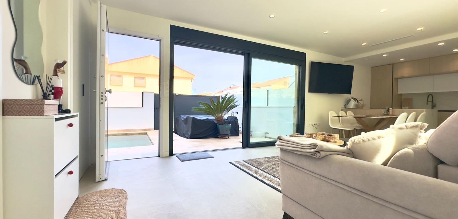 Bungalow de 2 habitaciones en San Pedro del Pinatar en venta con piscina - 279.900 € (Ref: 9748229)