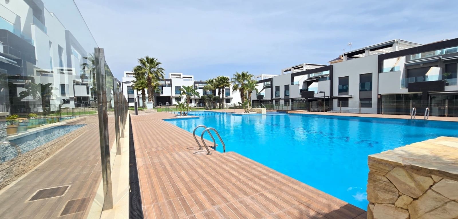 2 bedroom Apartment for sale in Orihuela Costa with pool - € 259,900 (Ref: 9752509)