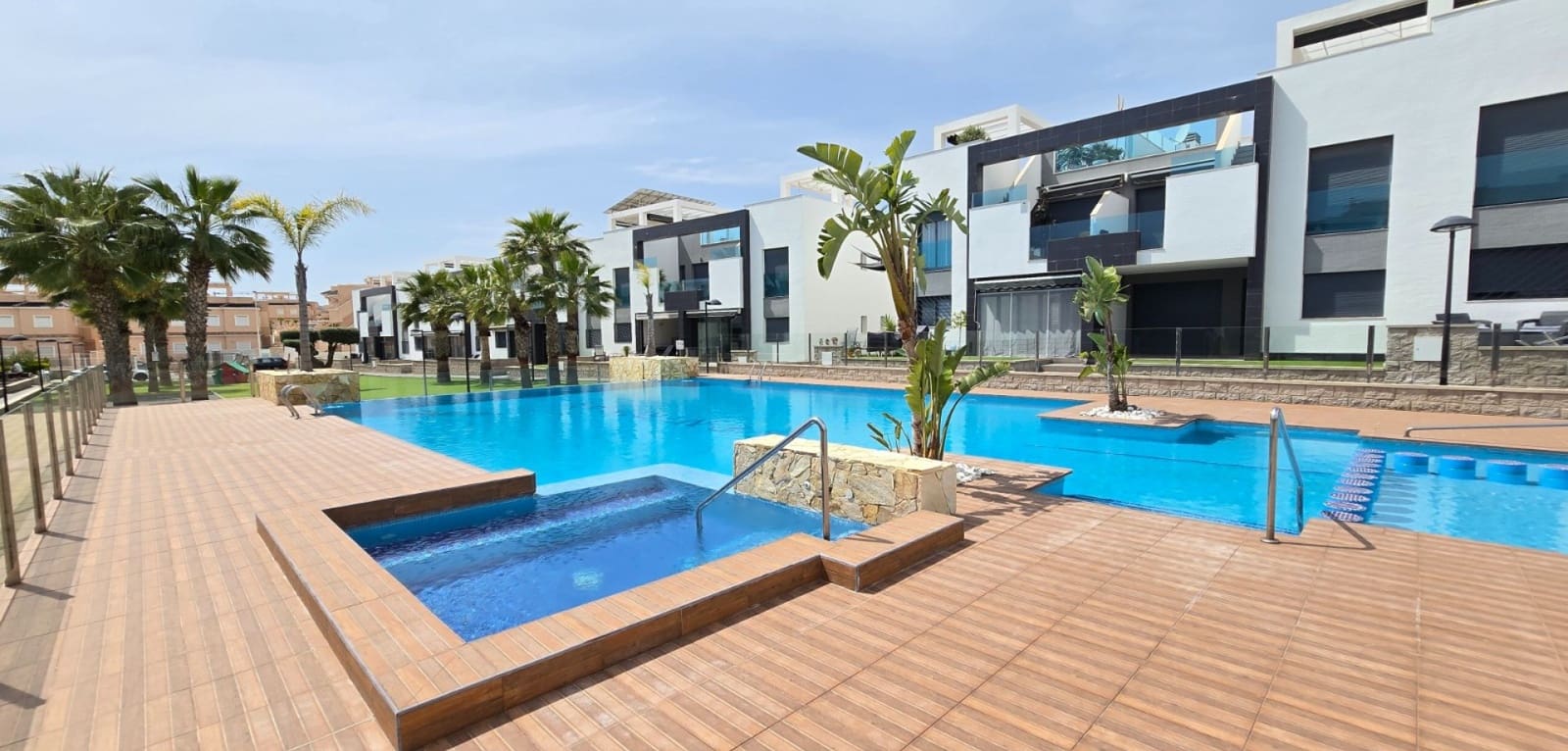 2 bedroom Apartment for sale in Orihuela Costa with pool - € 259,900 (Ref: 9752509)