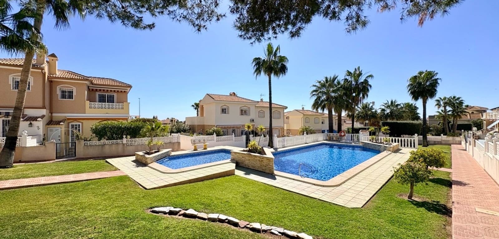 2 slaapkamer Huis te koop in Ciudad Quesada met zwembad - € 185.000 (Ref: 9759422)