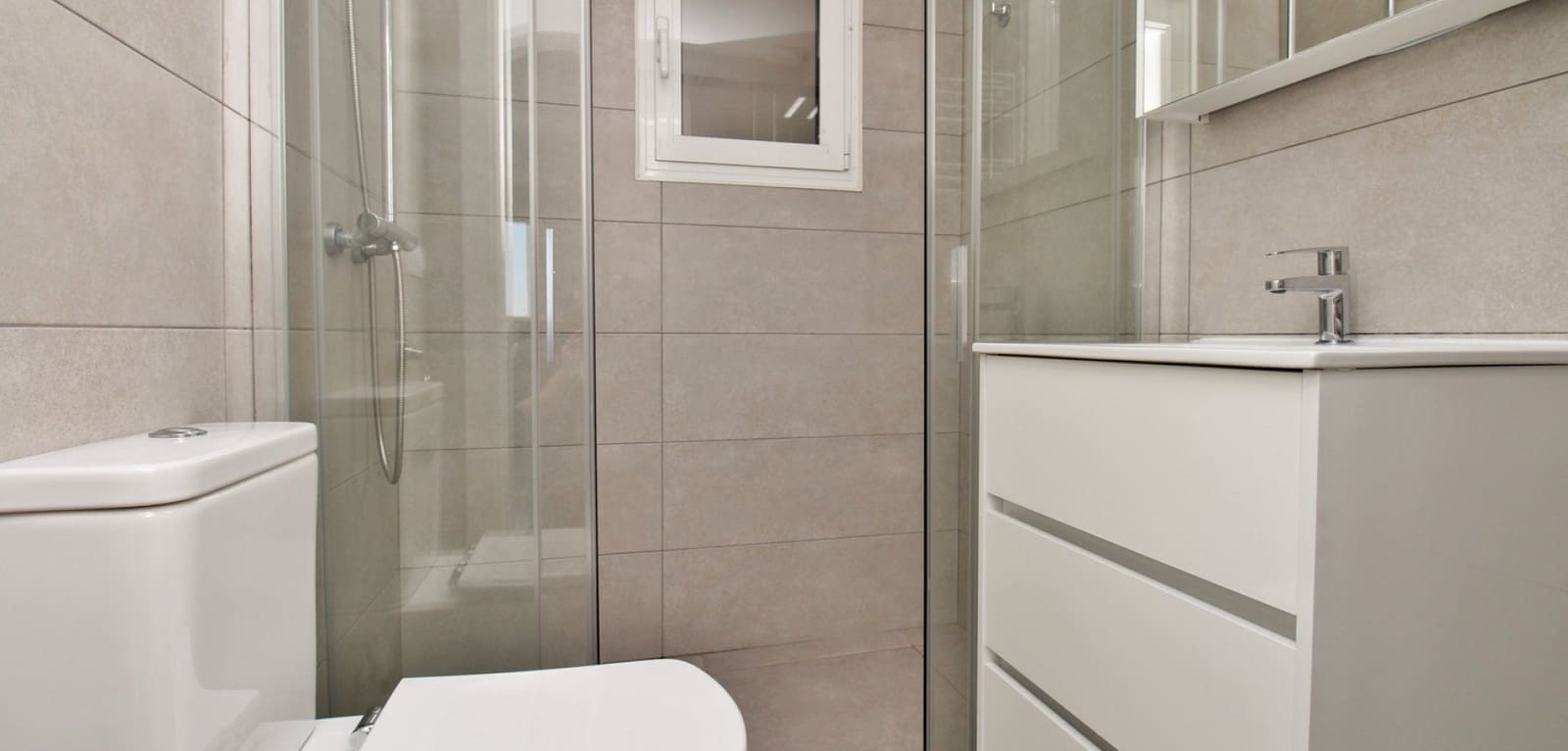 3 quarto Moradia para venda em Villamartin com piscina - 499 000 € (Ref: 9762296)