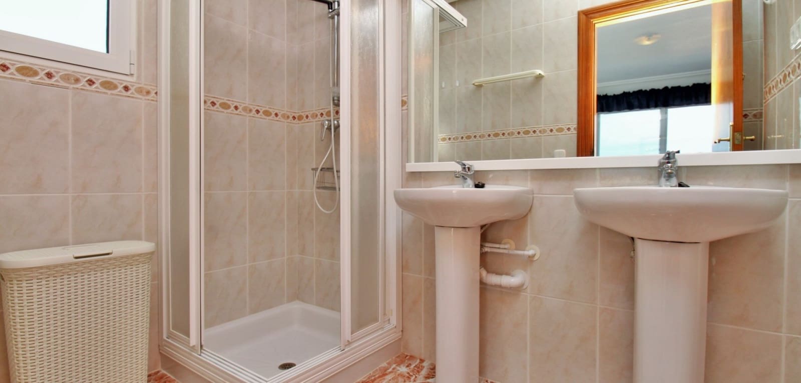 3 quarto Moradia para venda em Villamartin com piscina - 499 000 € (Ref: 9762296)