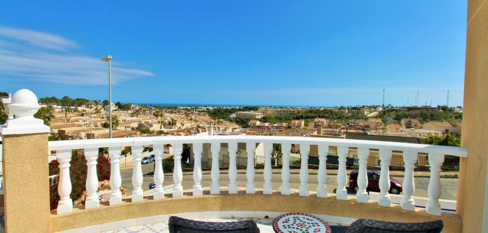 3 quarto Moradia para venda em Villamartin com piscina - 499 000 € (Ref: 9762296)