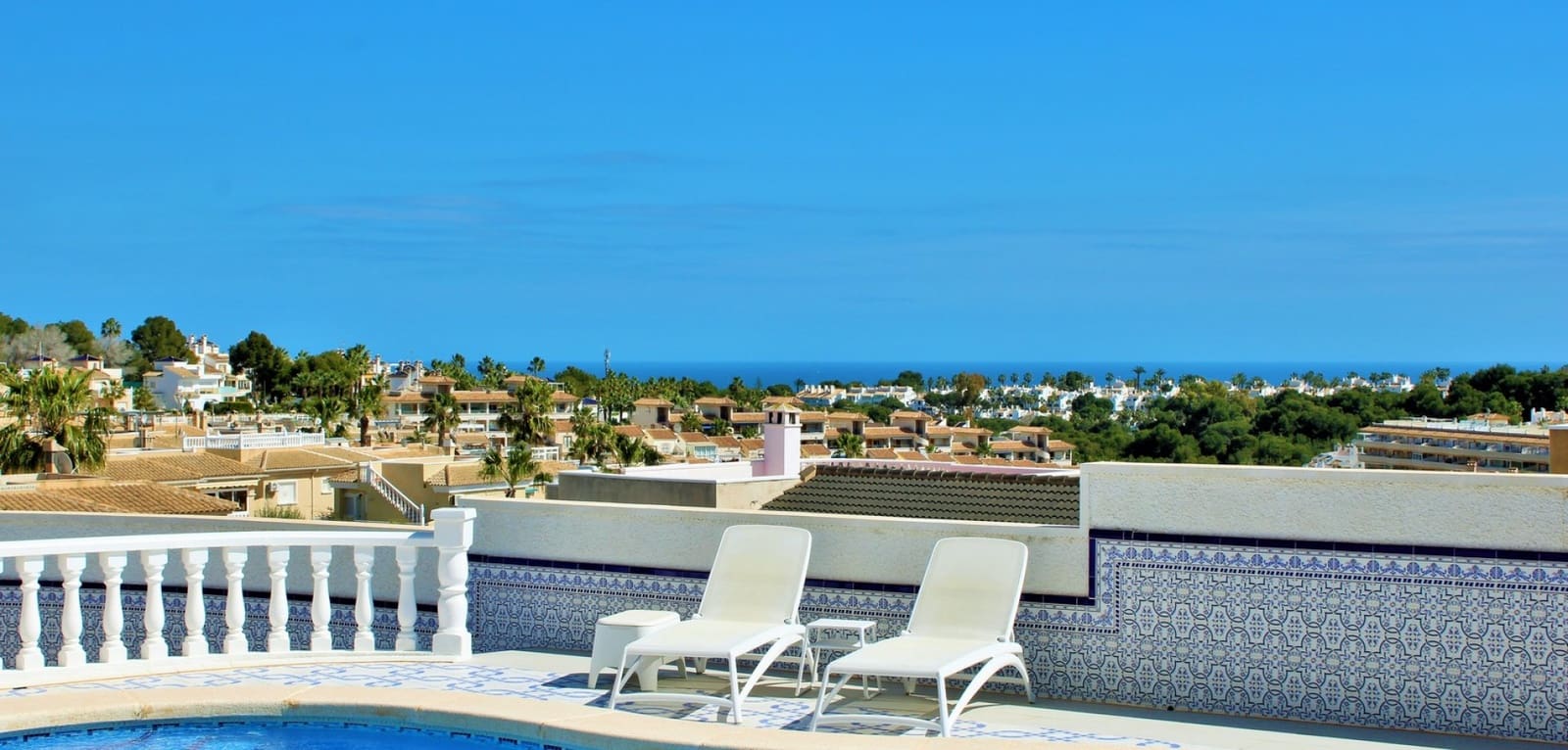 3 quarto Moradia para venda em Villamartin com piscina - 499 000 € (Ref: 9762296)