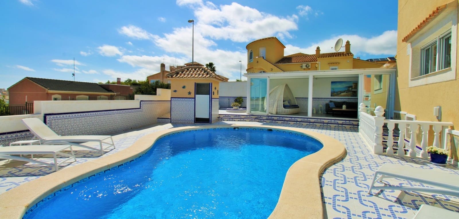 3 quarto Moradia para venda em Villamartin com piscina - 499 000 € (Ref: 9762296)