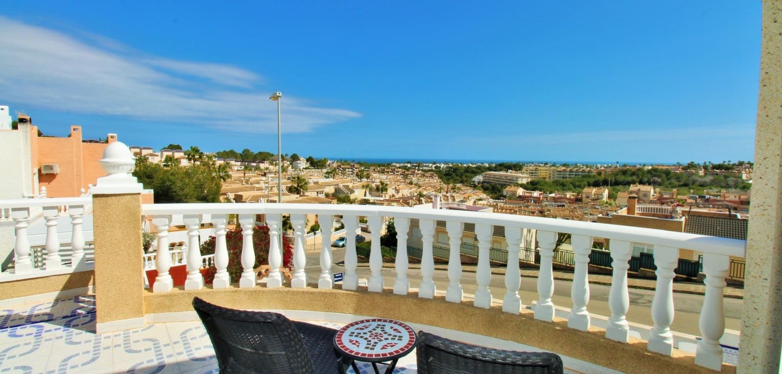 3 quarto Moradia para venda em Villamartin com piscina - 499 000 € (Ref: 9762296)