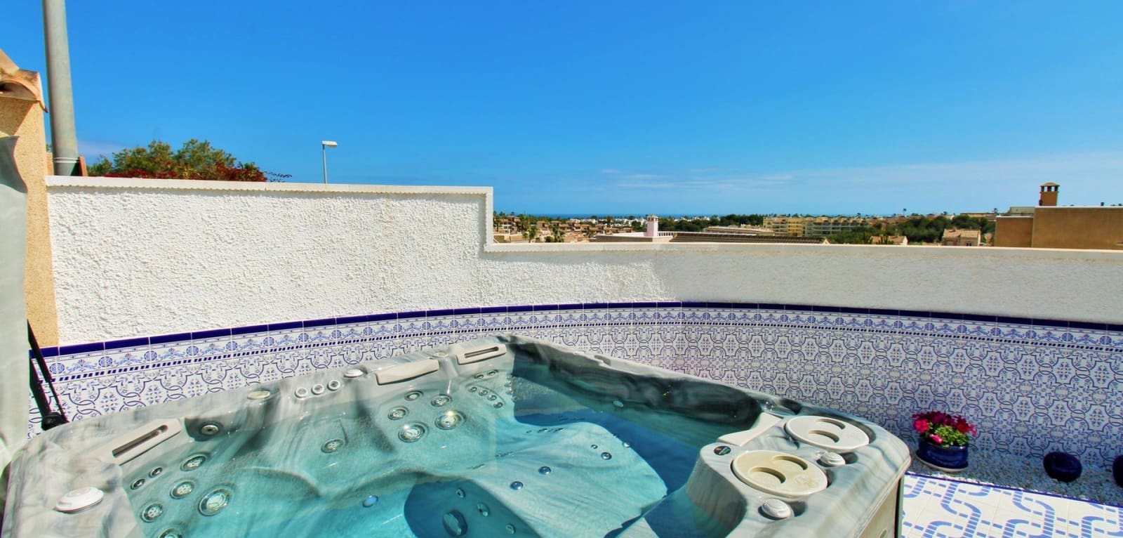 3 quarto Moradia para venda em Villamartin com piscina - 499 000 € (Ref: 9762296)